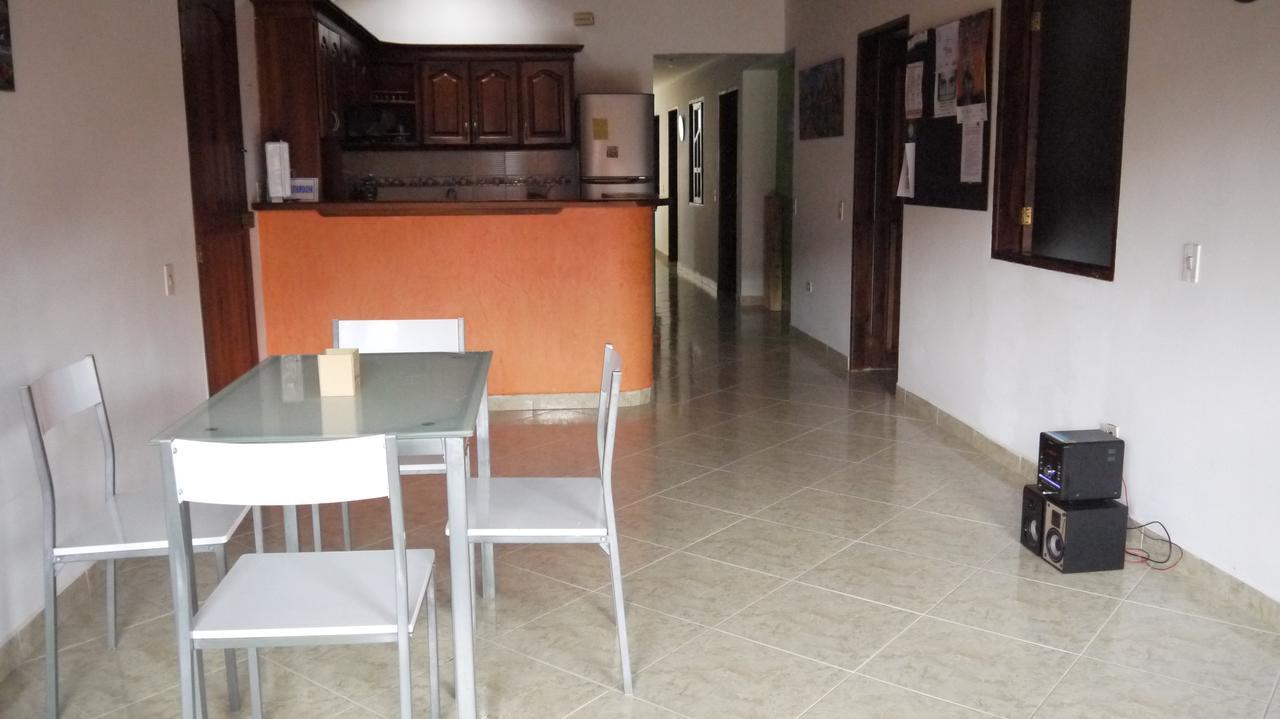 Hostal Naty Luna Jardín Exteriör bild
